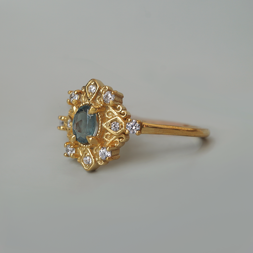Limited Edition: The Soft Divide Alexandrite Ring in 14K and 18K Gold