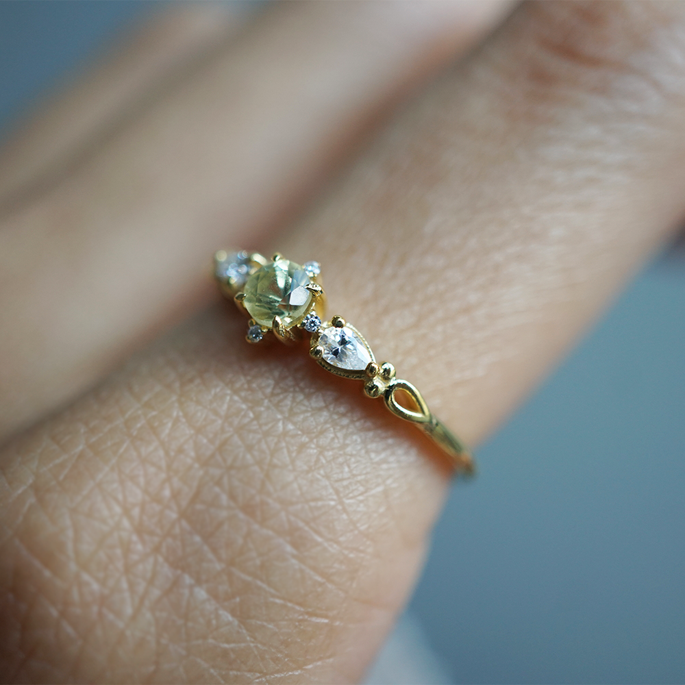 Limited Edition: Dainty Gilded Star Bicolor Sapphire Ring in 14K and 18K Gold