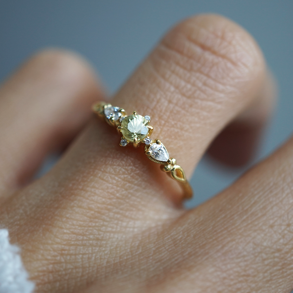 Limited Edition: Dainty Gilded Star Bicolor Sapphire Ring in 14K and 18K Gold