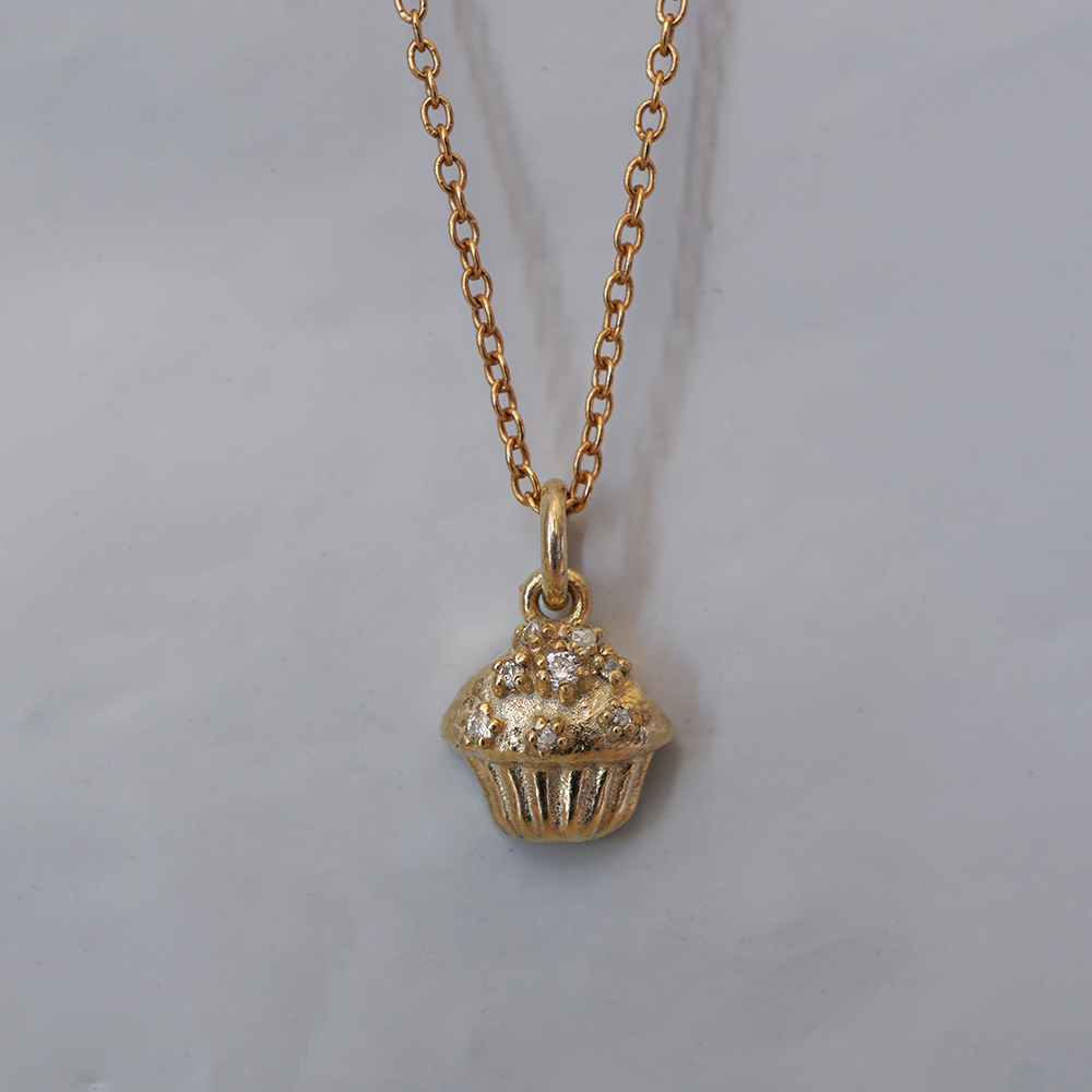Sweetness solid gold cupcake charm with natural diamond frosting, alternate view
