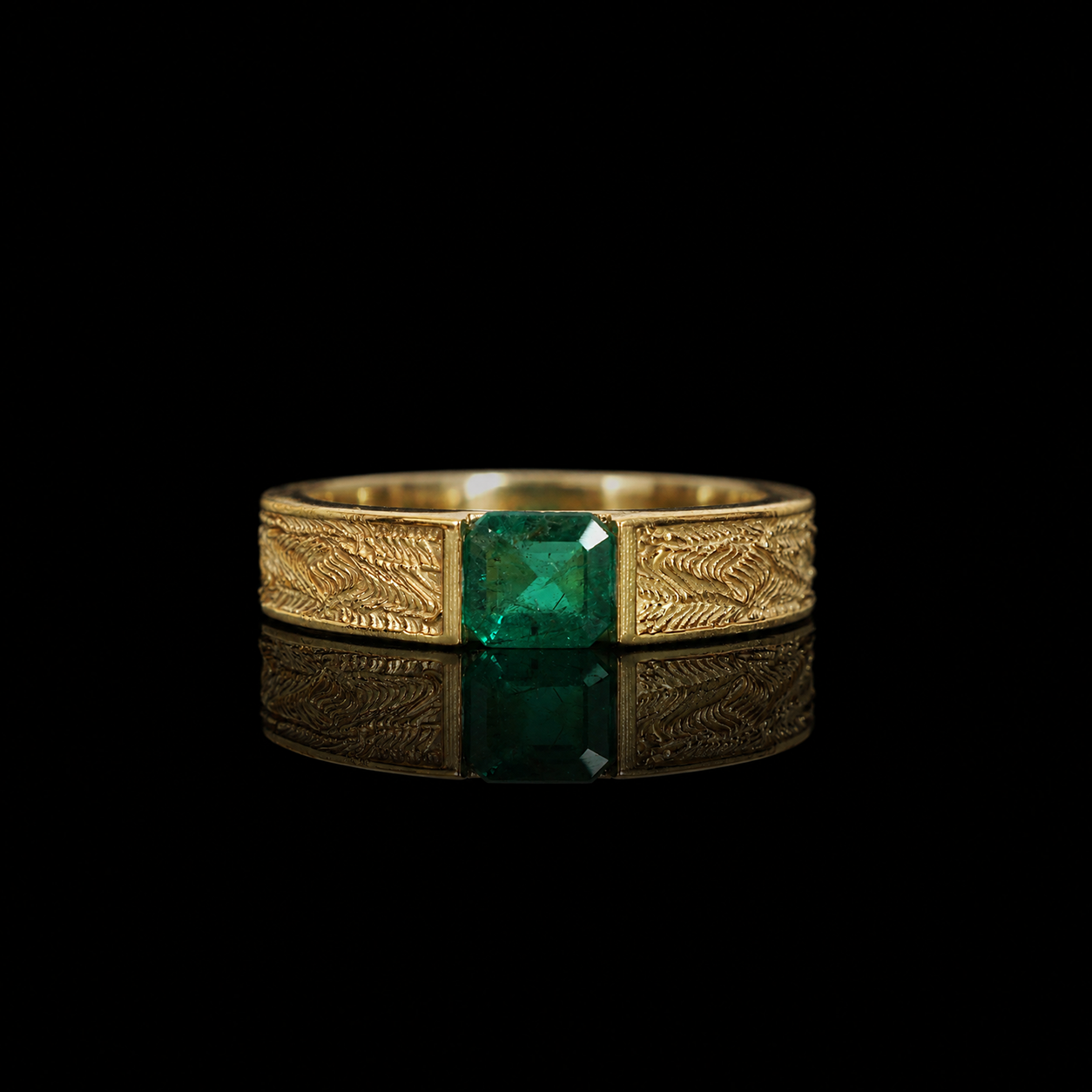 Emerald Dragon Ring in 14K and 18K Gold, 5mm