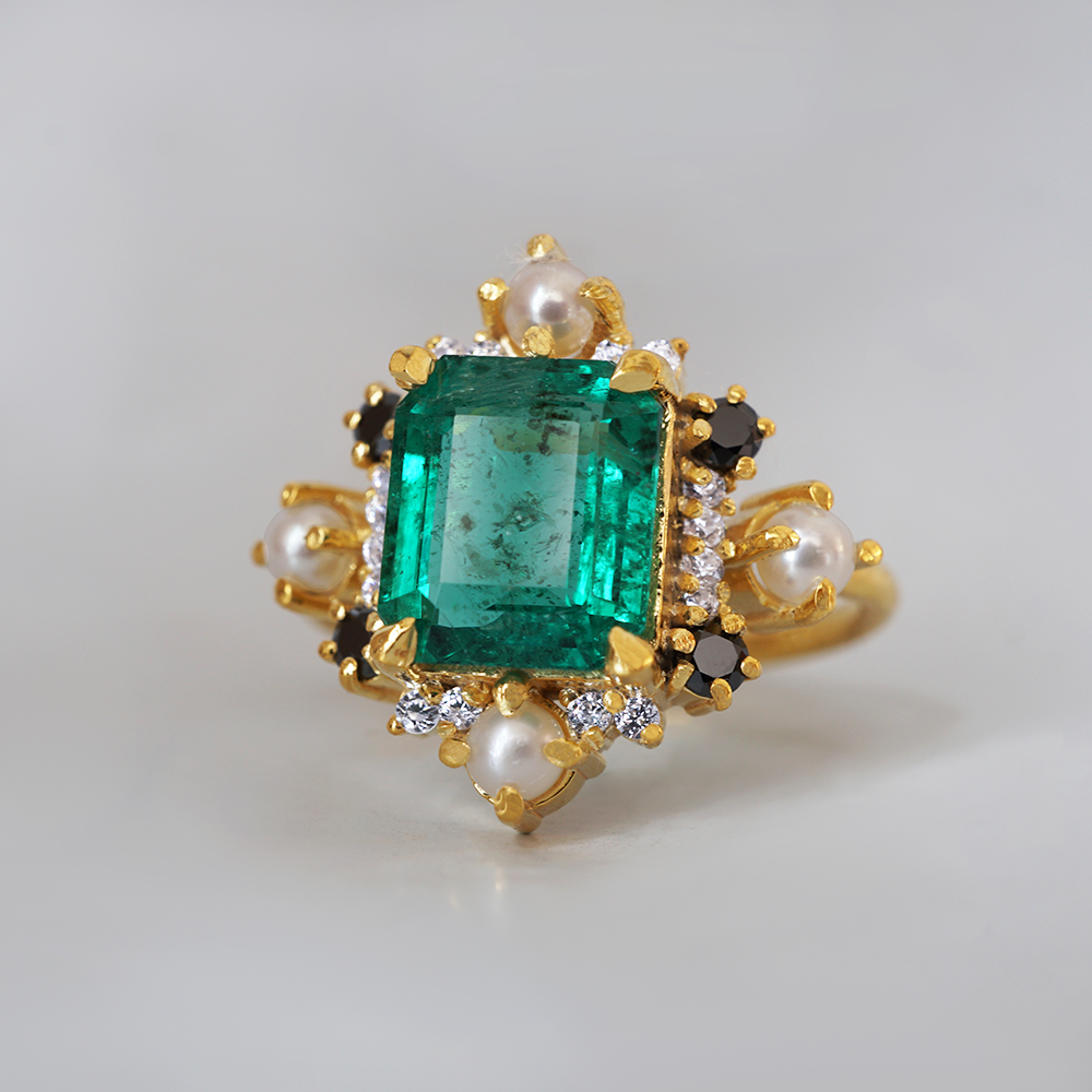 Emerald Elsa Black & White Diamond Pearl Ring in 14K and 18K Gold, 3.8ct