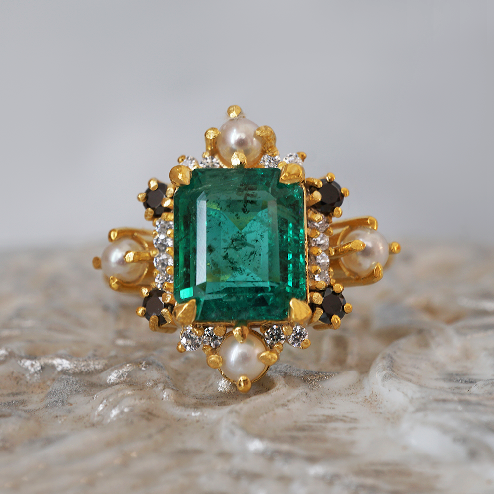 Emerald Elsa Black & White Diamond Pearl Ring in 14K and 18K Gold, 3.8ct
