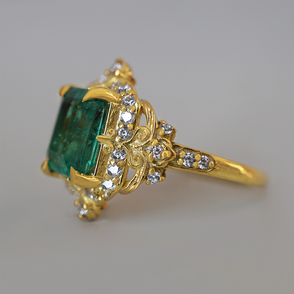 Emerald Royale Diamond Ring in 14K and 18K Gold