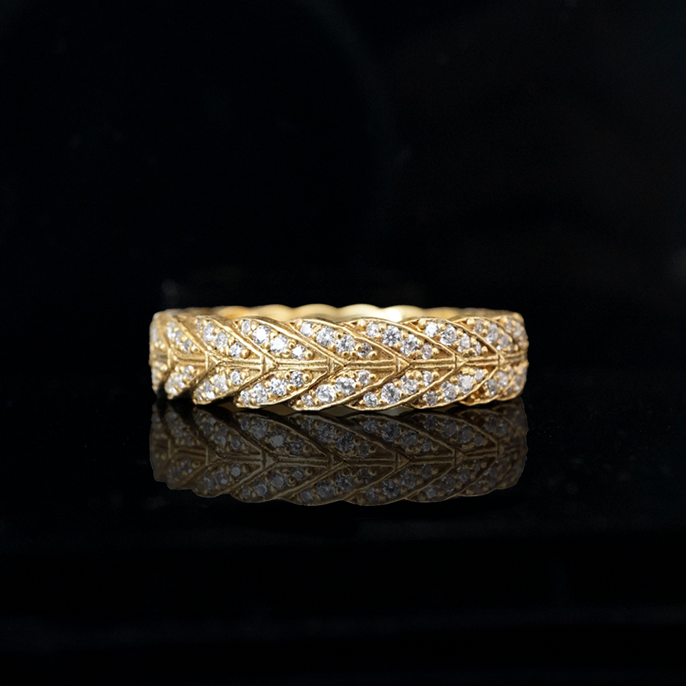 Arrow Diamond Ring in 14K and 18K Gold