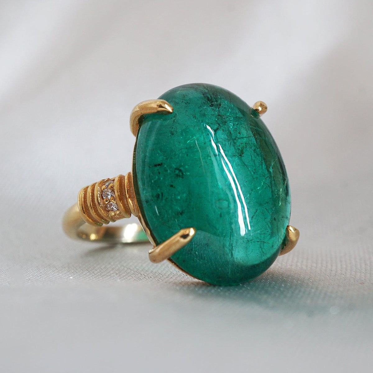 One Of A Kind: Oval Cabochon Emerald Diamond ring, 9ct