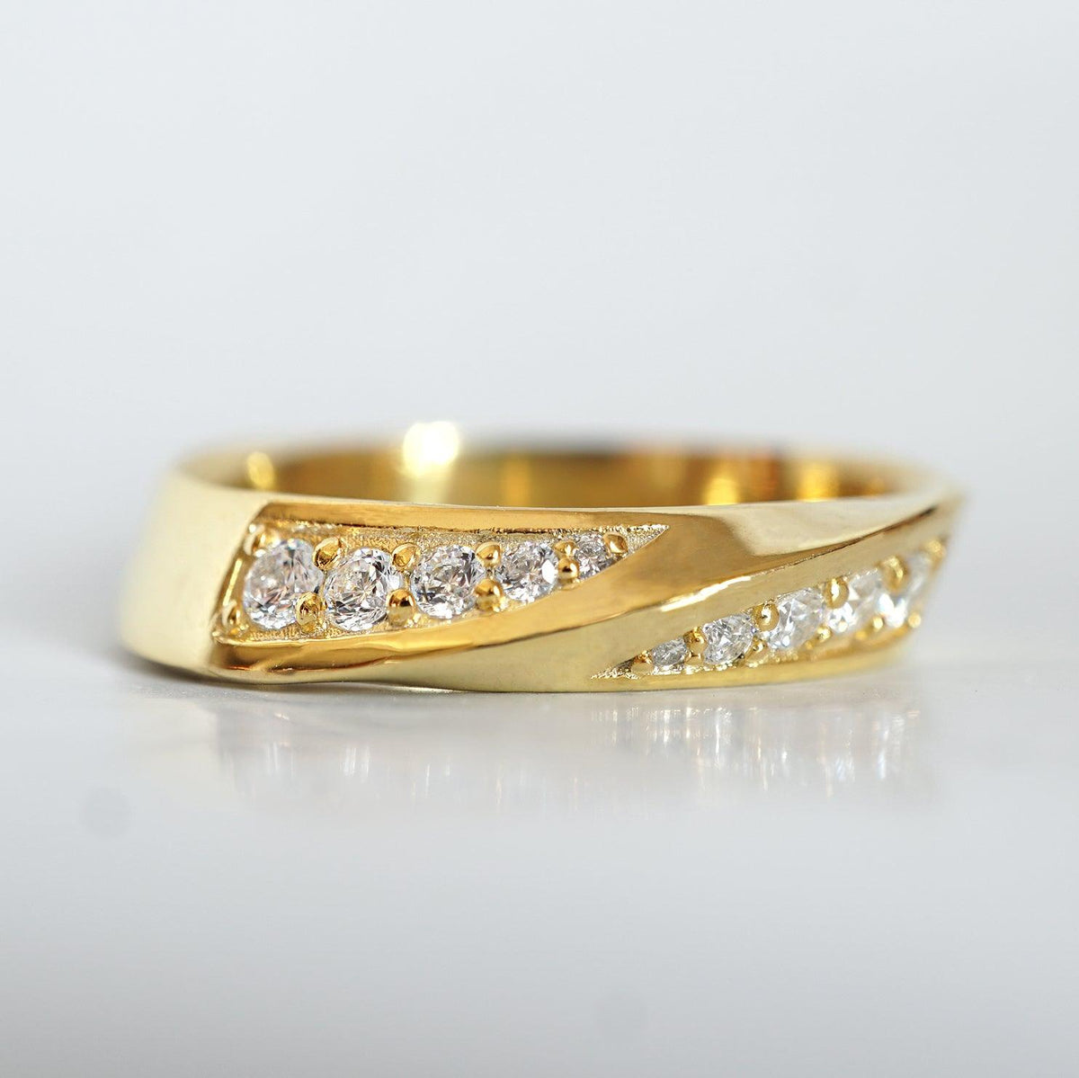 Spiral Diamond Ring in 14K and 18K Gold, 5mm
