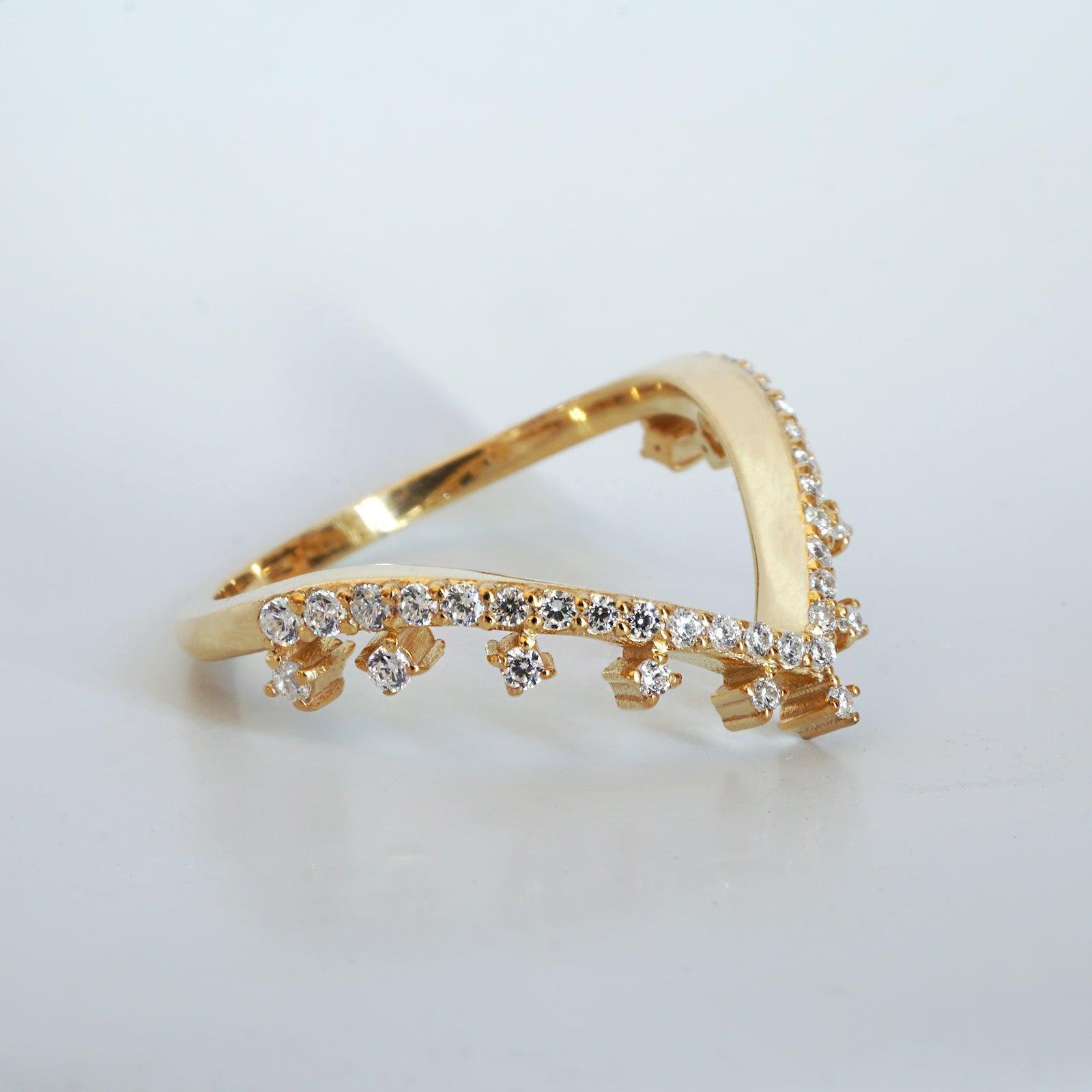 14K & 18K Gold Monarch Curve Ring – Crown-Inspired Diamond Band | Tippy ...