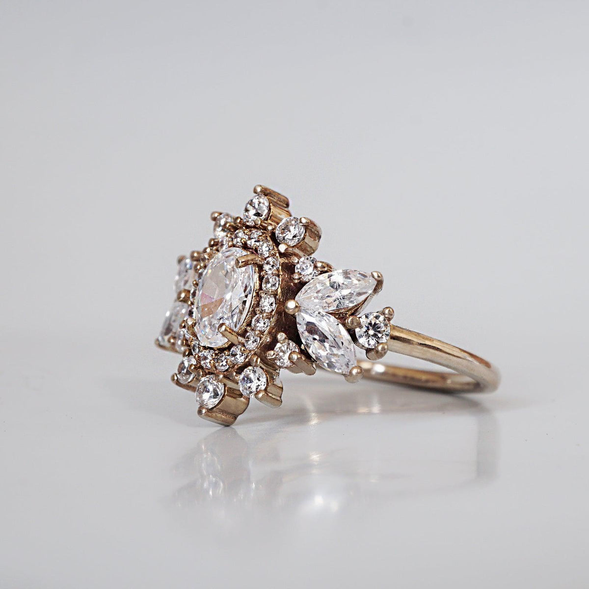 Coco Oval Diamond Ring in 14K and 18K Gold, 0.43ct (Natural Diamond or Lab Grown)