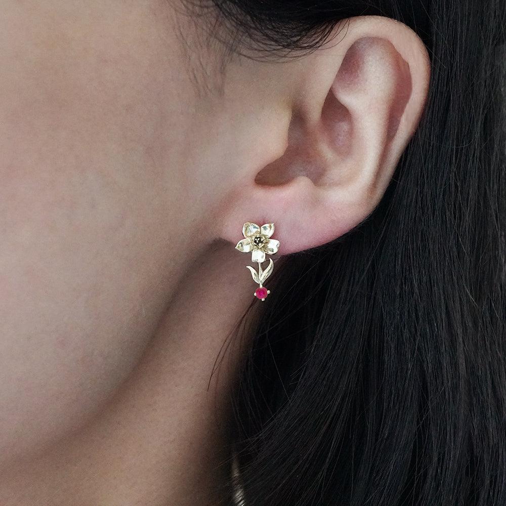 14K July Water Lily Birth Flower Earrings - Tippy Taste Jewelry