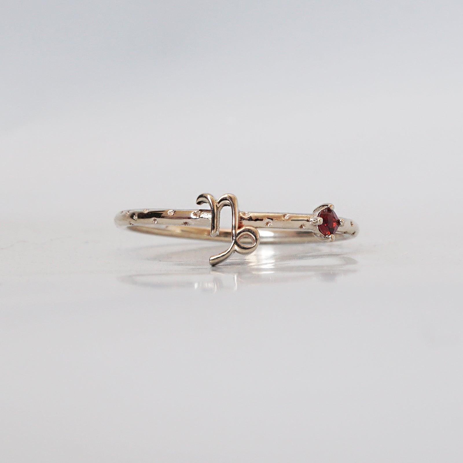 14K Capricorn Horoscope Birthstone Ring (Garnet + Blue Topaz)