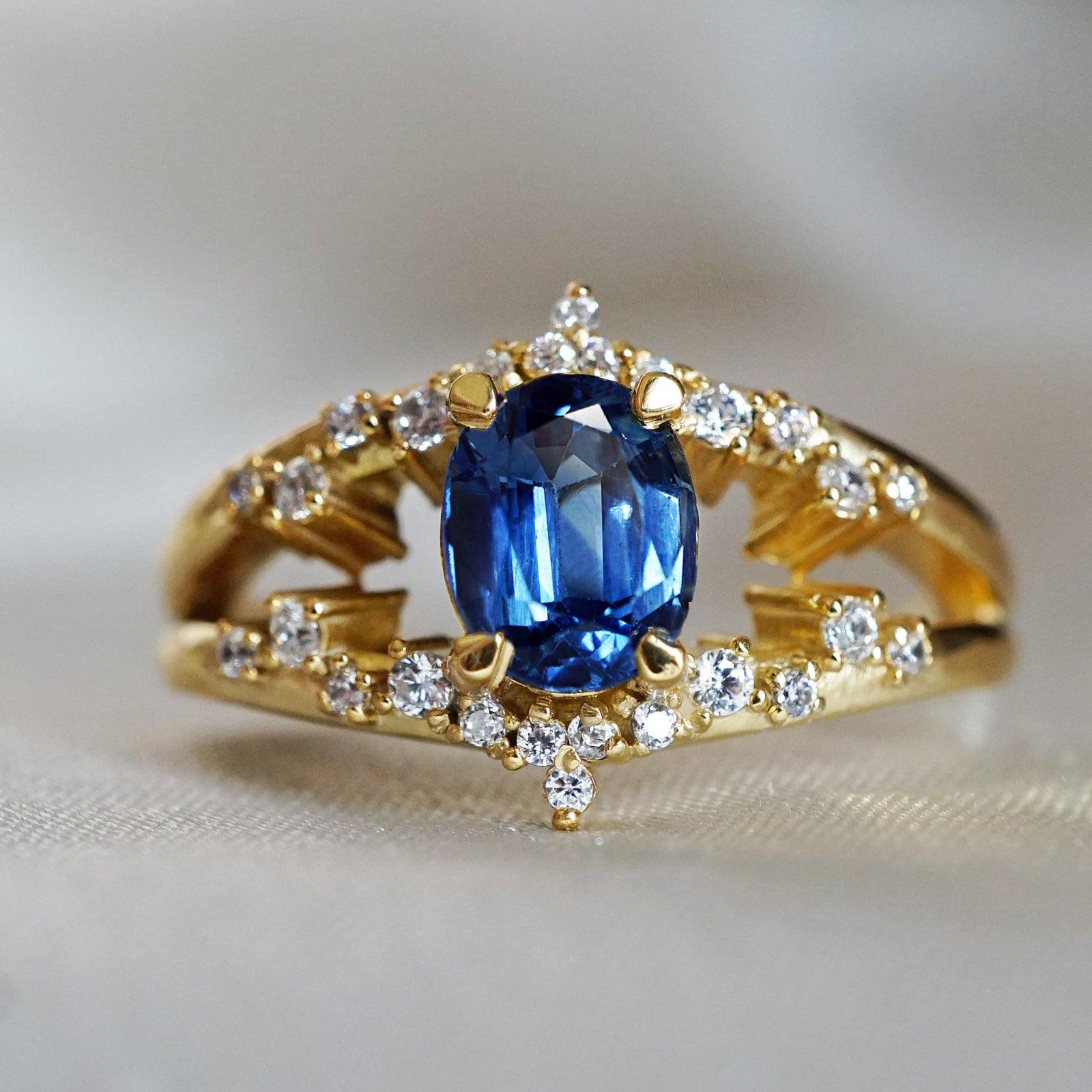 Blue Sapphire Yellow Gold Engagement Ring Jewellery Combinations – Deliqa  Gems