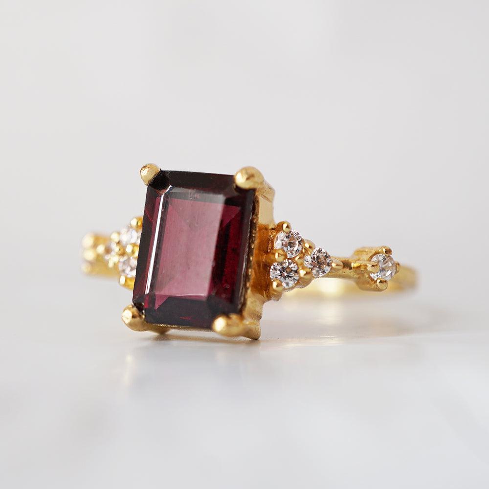 Garnet Versailles Ring - Tippy Taste Jewelry