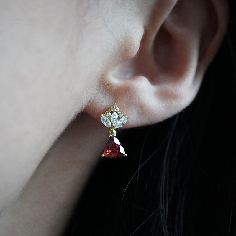 14K Trillion Garnet Winter Earrings - Tippy Taste Jewelry